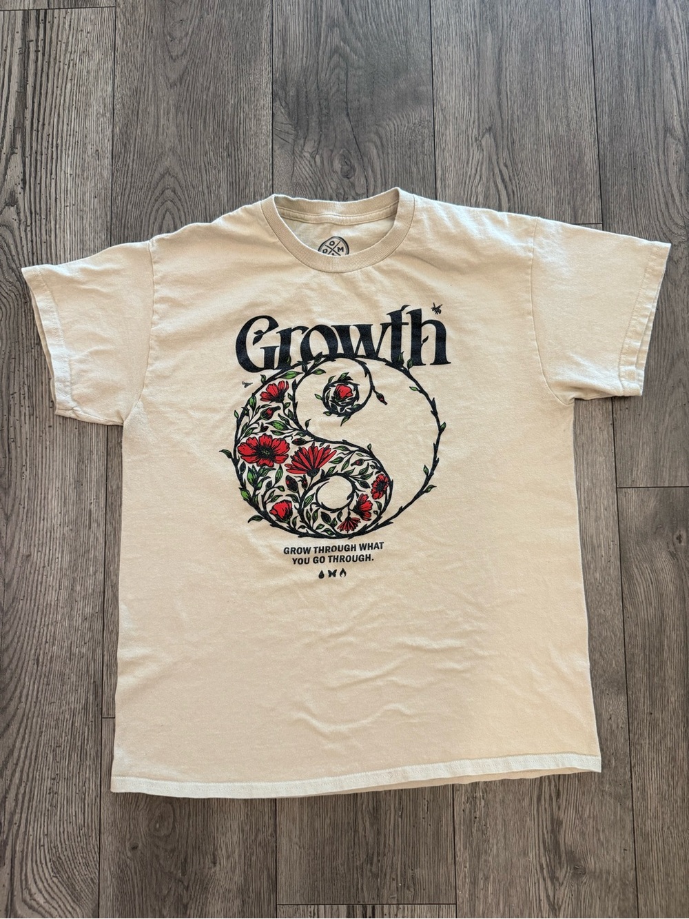 DOM Rose Floral Growth Yin Yang Beige Women’s Size: Medium Graphic T-Shirt
